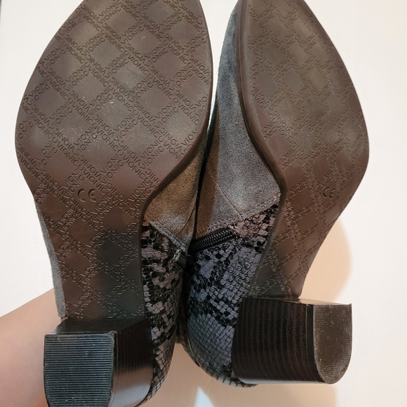 Vionic Naomi snake leather booties size 8.5 - Picture 7 of 11